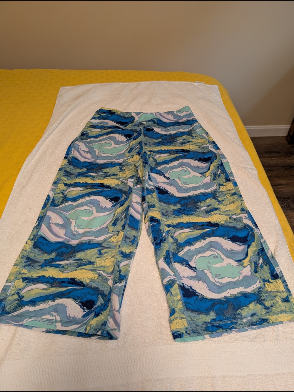 Jones Of New York Women's Blue & Teal Wave-Print Wide Leg Bottoms